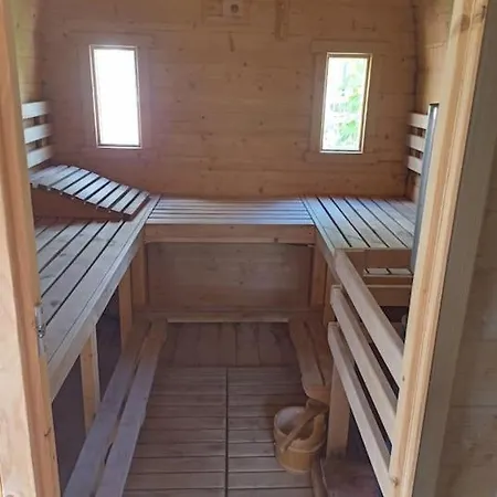 Hidden Hearts Self Catering & Hottub 아파트 로스크리