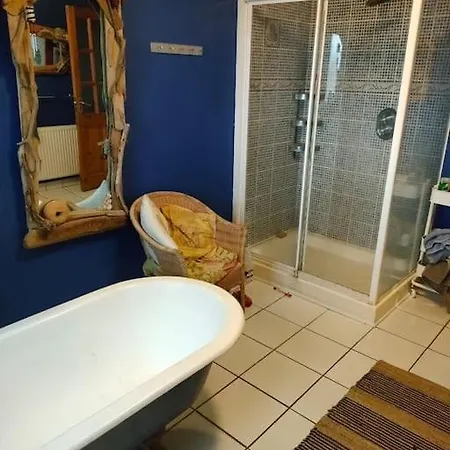 شقة Hidden Hearts Self Catering & Hottub روس كري