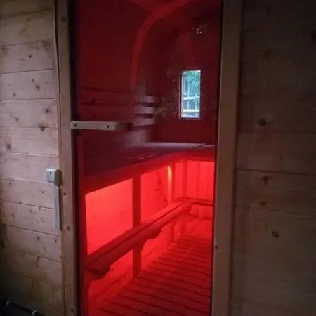 아파트 Hidden Hearts Self Catering & Hottub