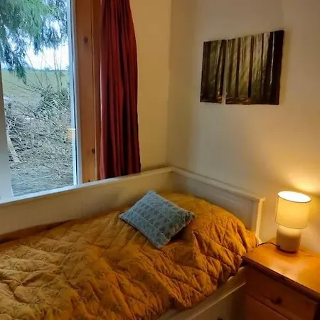 Hidden Hearts Self Catering & Hottub 로스크리