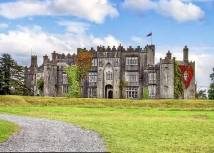 Hidden Hearts Self Catering & Hottub