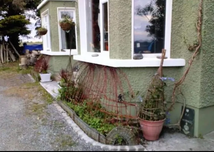 Hidden Hearts Self Catering & Hottub *